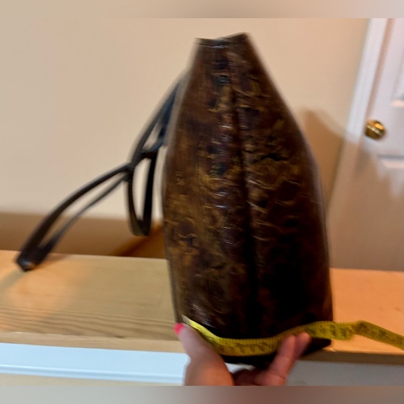 👜 Patricia Nash Abstract Animal Print Benvenuto Leather Tote - Picture 3 of 11